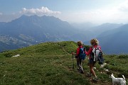 98 Vista in Alben scendendo da Capanna 2000 al parcheggio Alpe Arera